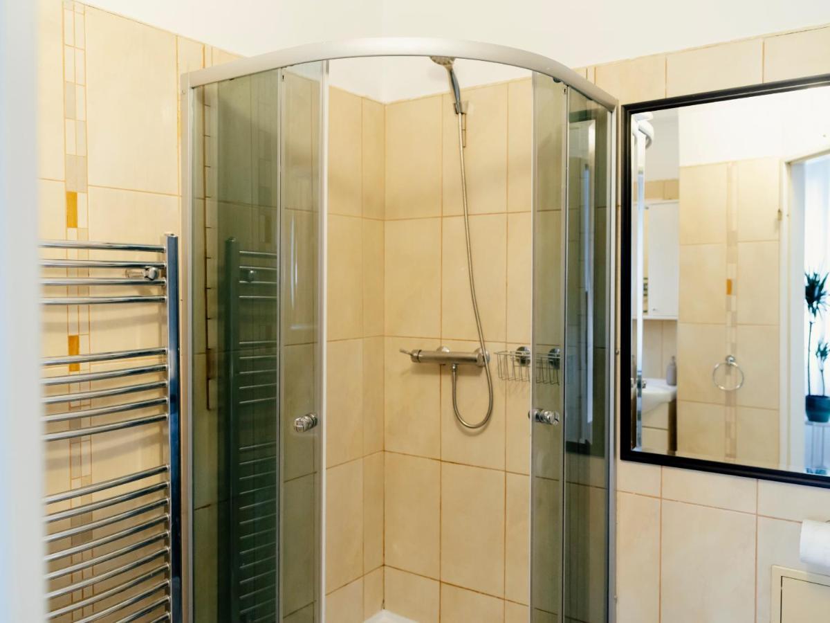 Lovely vintage double studio in city center Bucarest Esterno foto